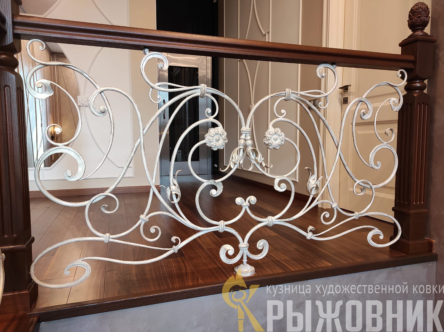 Кованые перила для дома коттеджном поселке Образцово
